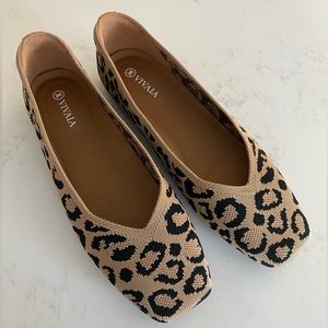Vivaia Dark Leopard Print Flats (similar to Rothy’s) - size 8